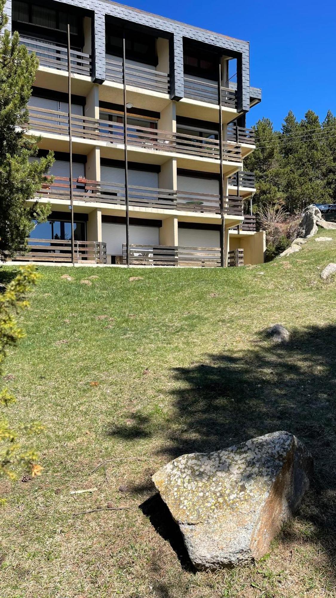Joli Studio Pres De La Foret Font Romeu Exterior foto